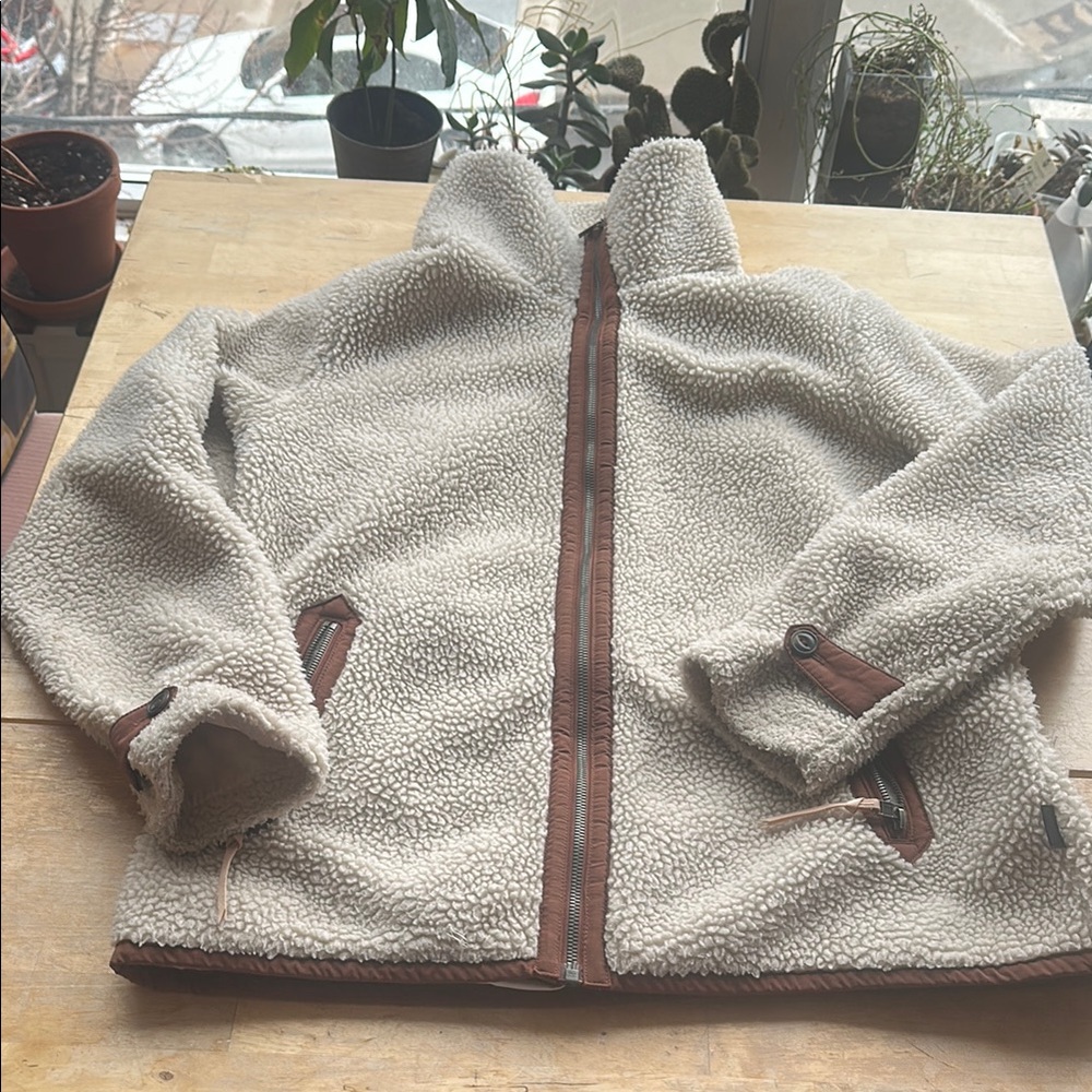 Patagonia Cream and Brown Teddy Jacket